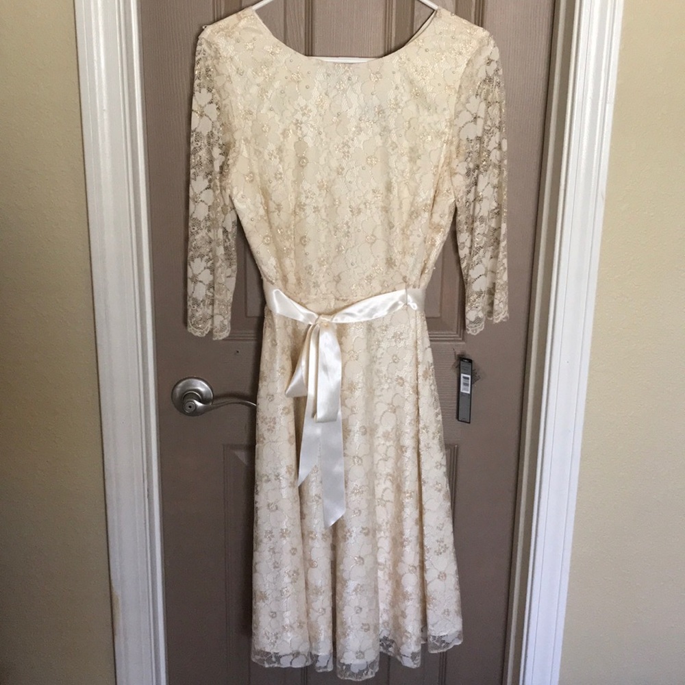 Tahari Arthur S. Levine knee length dress!!